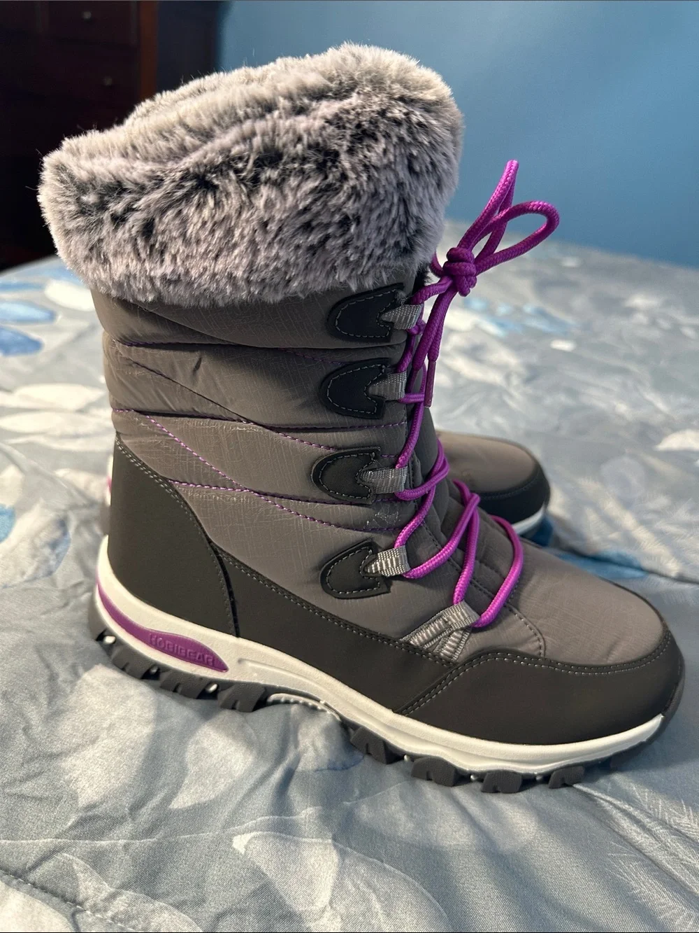NWOT HobiBear Women's Winter Boots w/Purple Laces & Faux-Fur Trim Sz 9.5-10.5